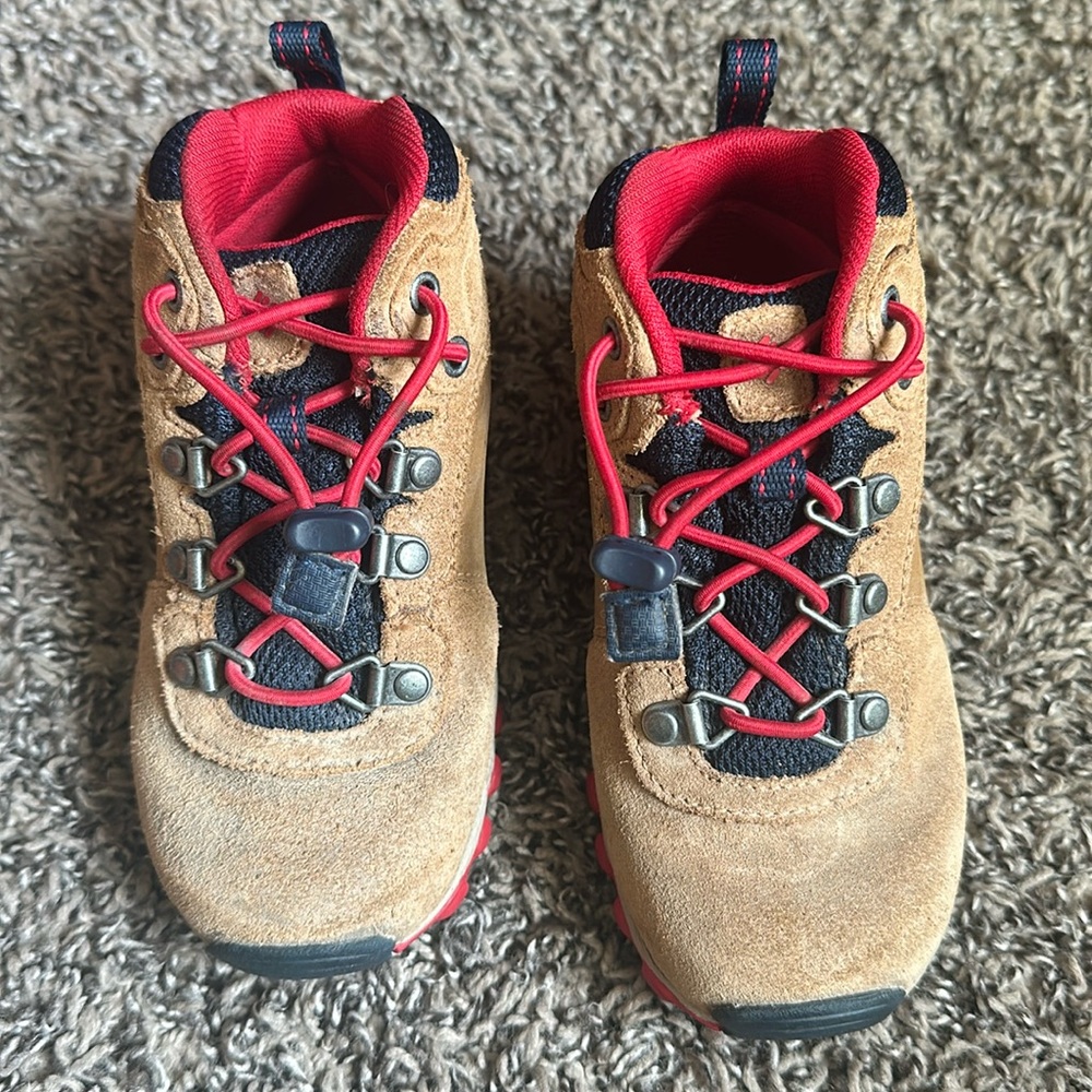 Kid hiking boots